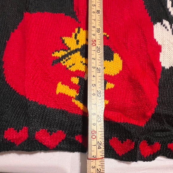 Vintage Snoopy & Friends Joe Cool Sweater Womens Medium Rainbow Hearts 90s USA - Picture 6 of 10